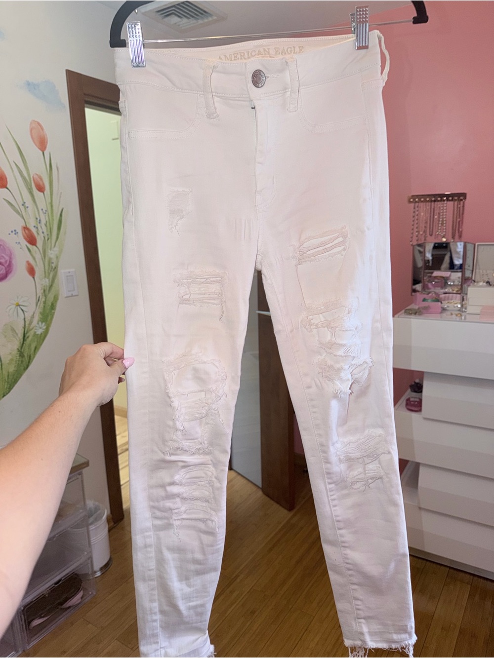 American Eagle Outfitters White Distressed Skinny Jeans - Women (worn once)